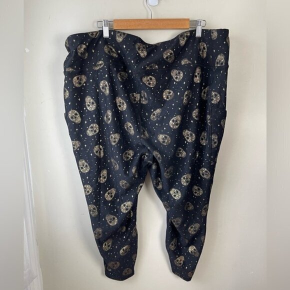 Torrid Performance Core Crop Active Legging With Side Pockets gold skull size 5 - Picture 3 of 9